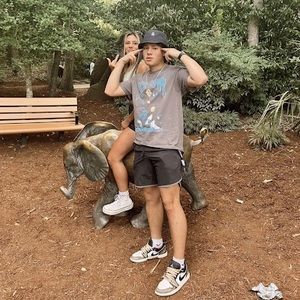 Meet your Posher, Robert